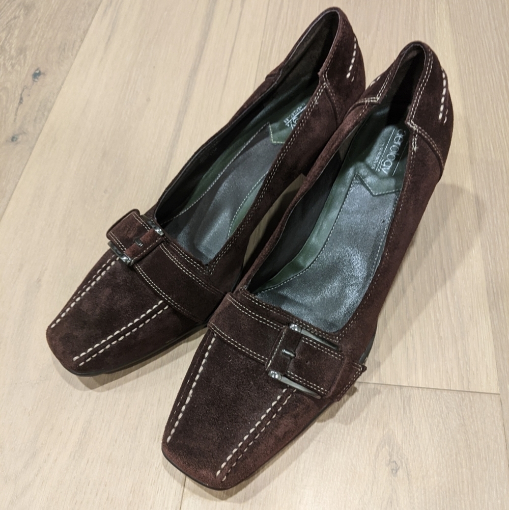 Y2K brown suede square toe heels - Picture 13 of 13